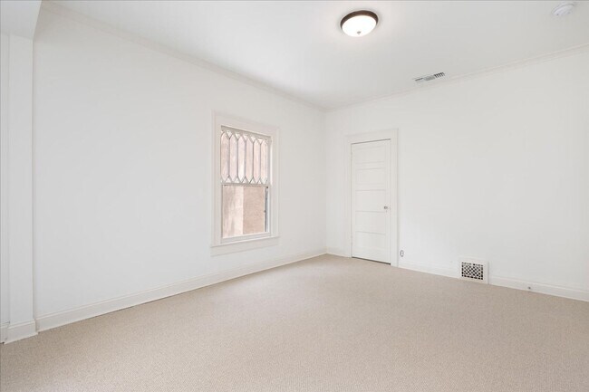 Building Photo - Emmet Terrace Triplex