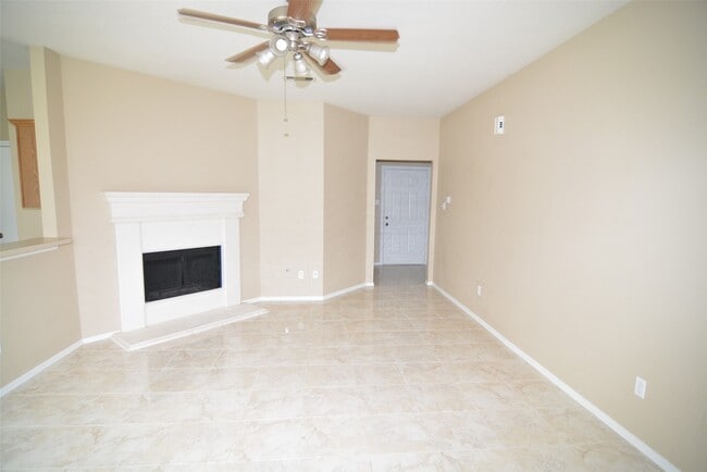 Building Photo - 16215 Willowford Ct