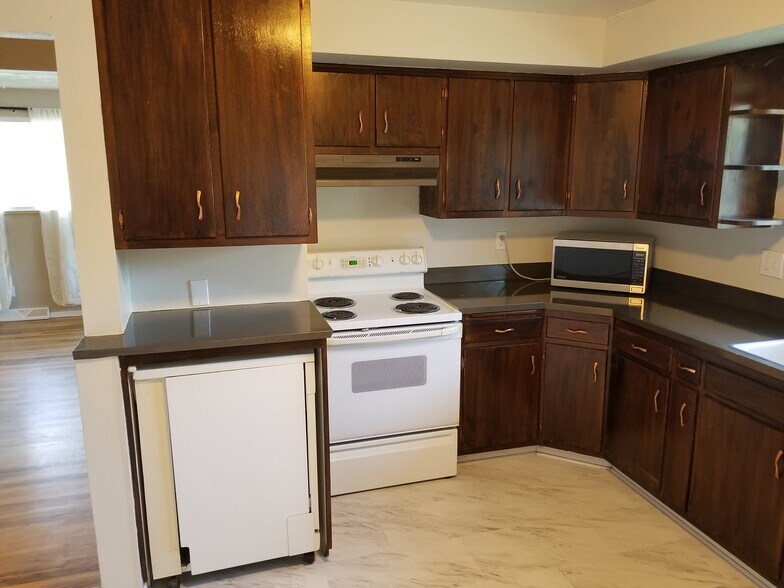 Building Photo - 209 S Hooker St