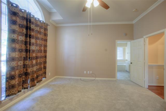 Building Photo - 1221 Greenway Dr