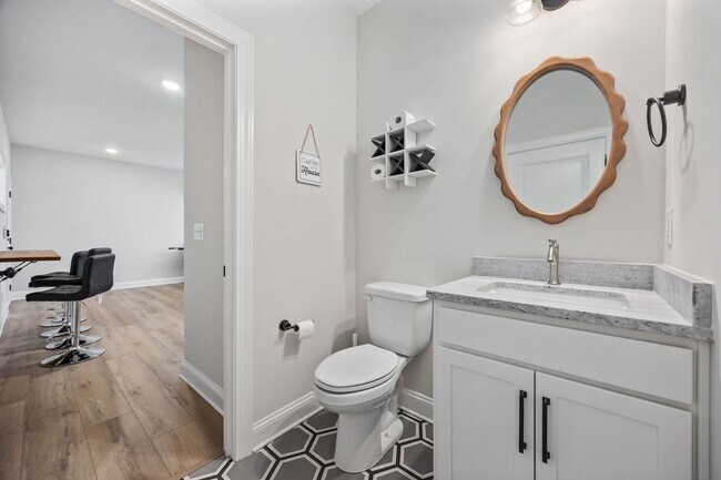 Building Photo - Gorgeous Custom Home Available for Snowbir...