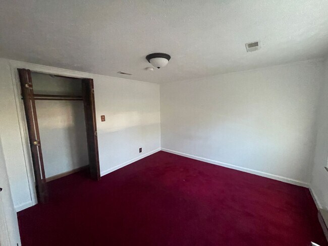 Building Photo - Easy location in Erwin