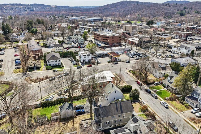 Building Photo - 325 Manville Rd