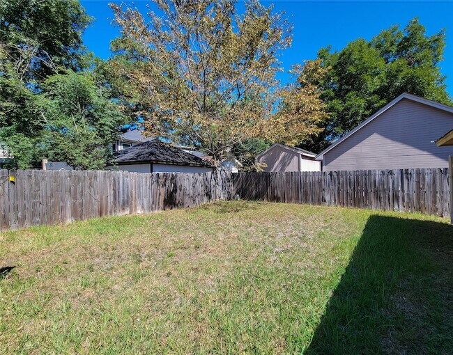 Building Photo - 6606 Brittany Park Ln