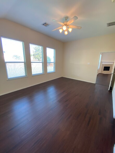 Building Photo - 112 Cherrytree Trail