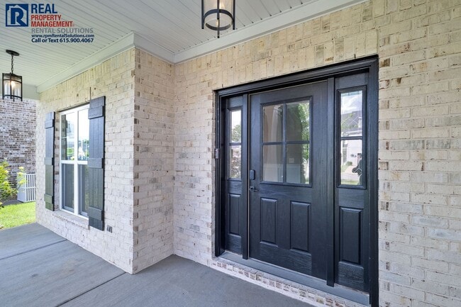 Building Photo - 3527 Pershing Dr
