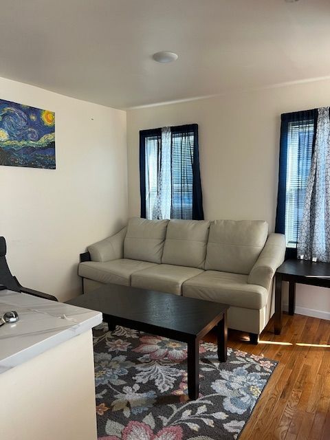 Building Photo - 41 Christie St