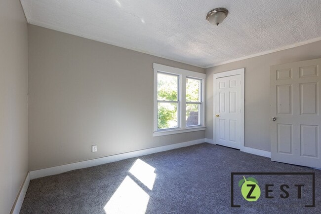 Building Photo - WELCOME TO YOUR FAVORITE 3BD!
