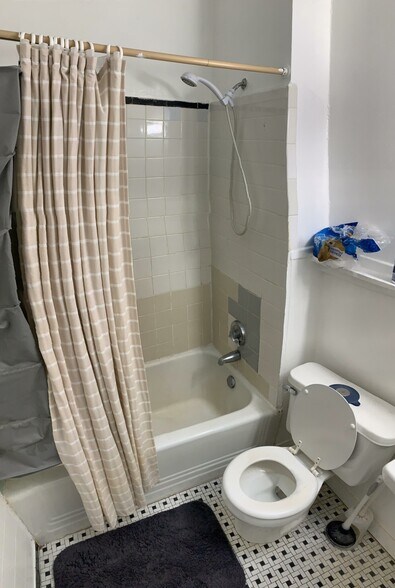 Building Photo - 72 Revere St