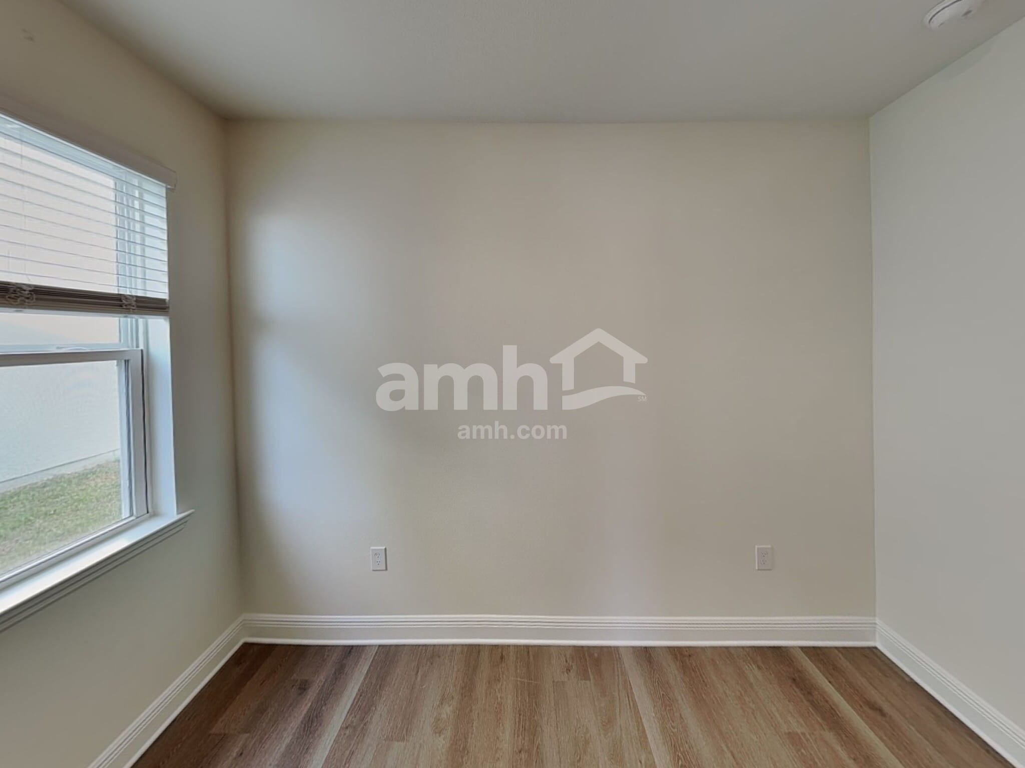 Building Photo - 5970 Sycamore Pl St