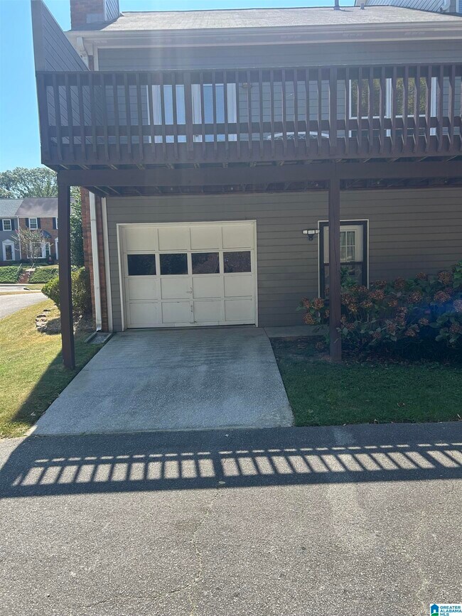 Building Photo - 2212 Ascot Ln