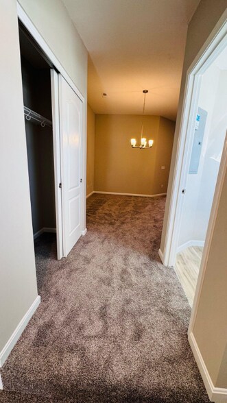 Building Photo - 454 Glenhaven Wy