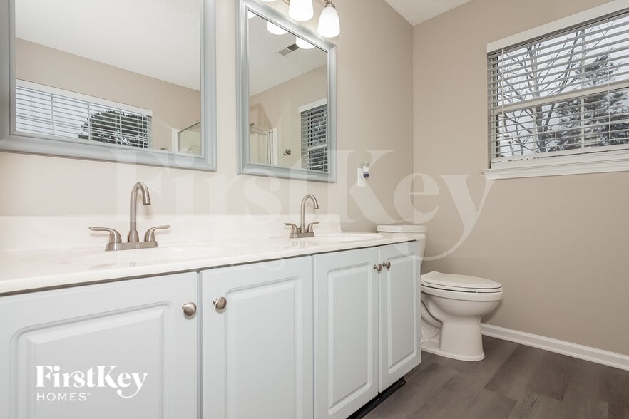 Building Photo - 1822 Sugar Hollow Dr