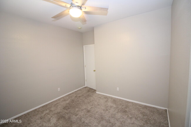 Building Photo - 8166 W Rose Garden Ln