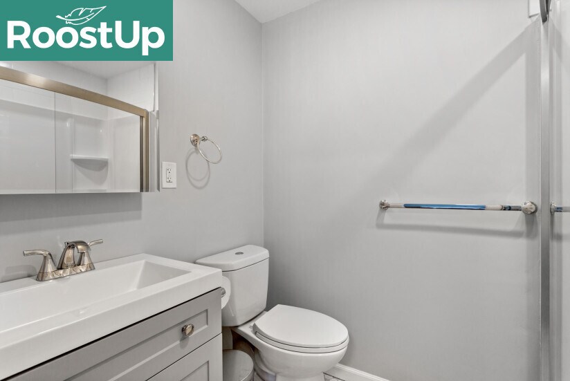 Building Photo - Furnished Bedroom with Private Bath in Eas...