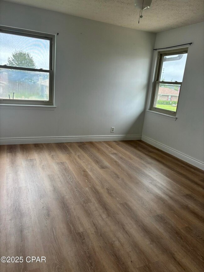 Building Photo - 1520 Belmont Blvd