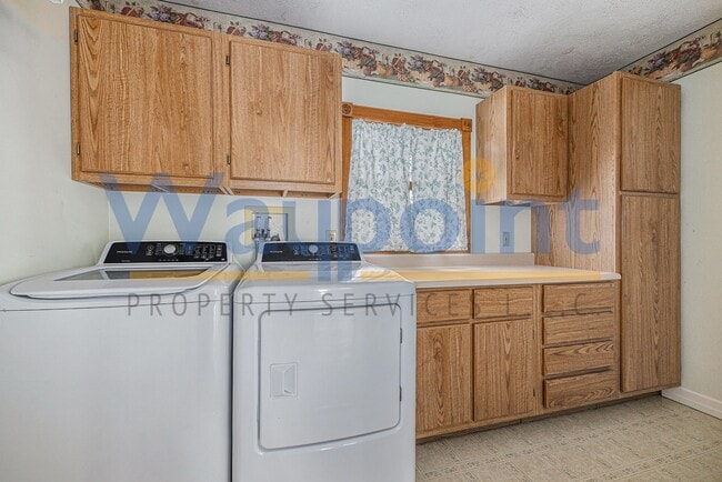 Building Photo - 4340 Brown Rd