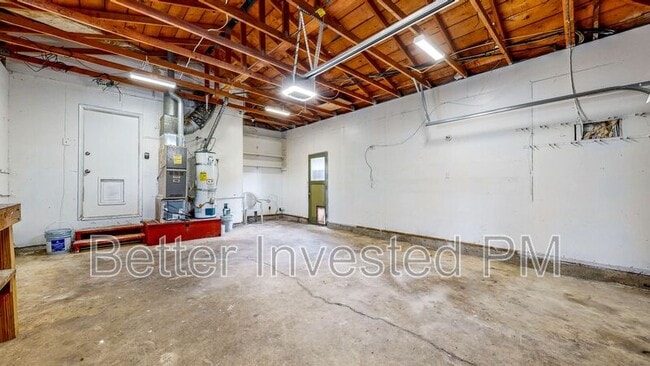 Building Photo - 570 Pomo Dr