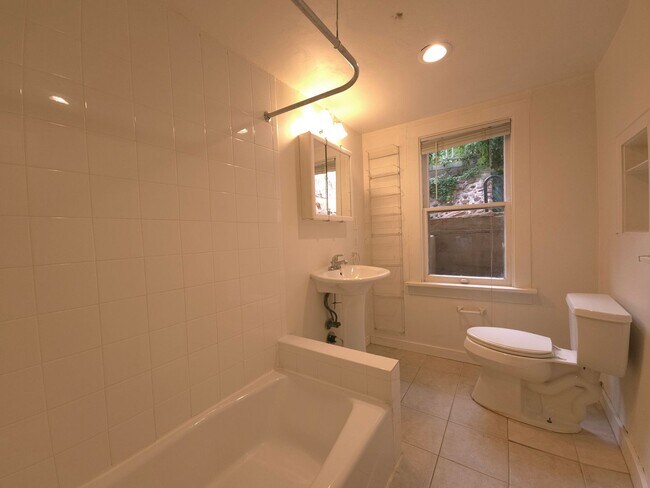 Building Photo - Price Reduced! Great Hill Location- 2 Bedr...