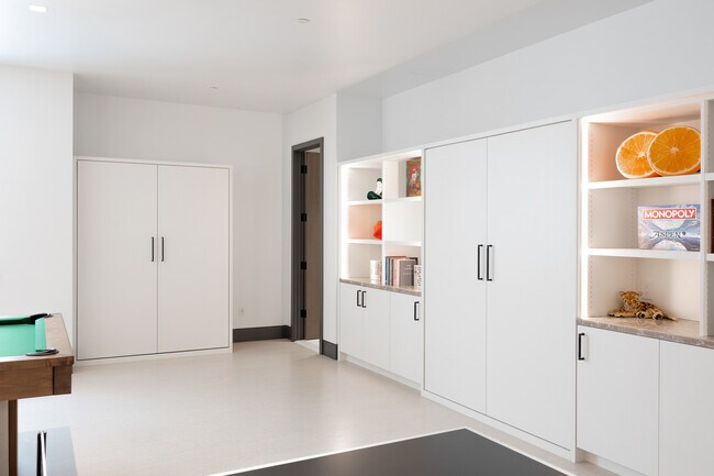 Building Photo - 1411 Crystal Lake Rd