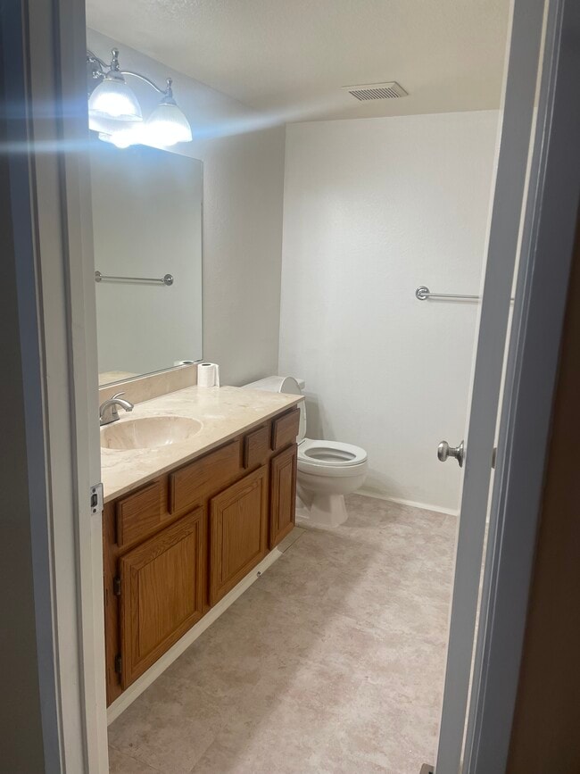 Building Photo - 24020 Janssen Ct