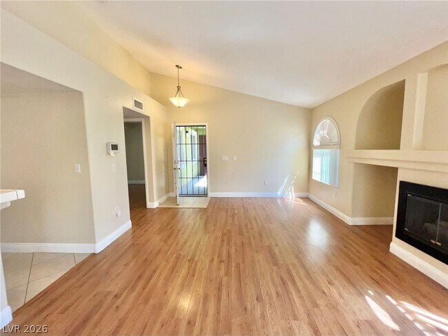 Building Photo - 7950 W Flamingo Rd