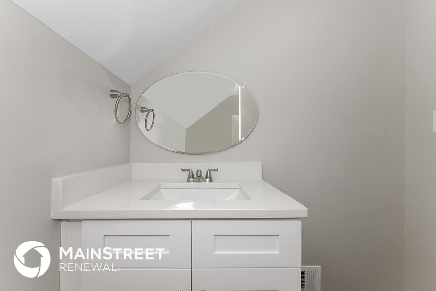 Building Photo - 2242 Marion Ln