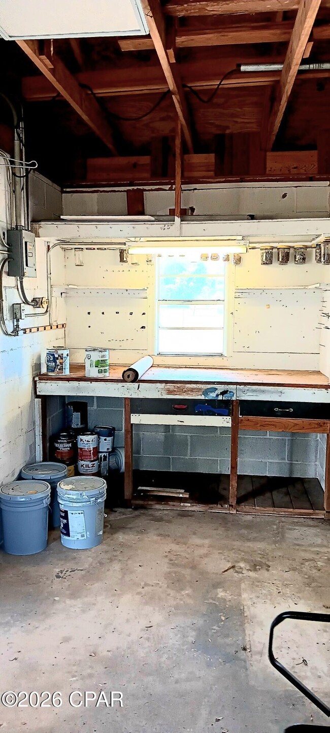 Building Photo - 648 N 9th Plaza