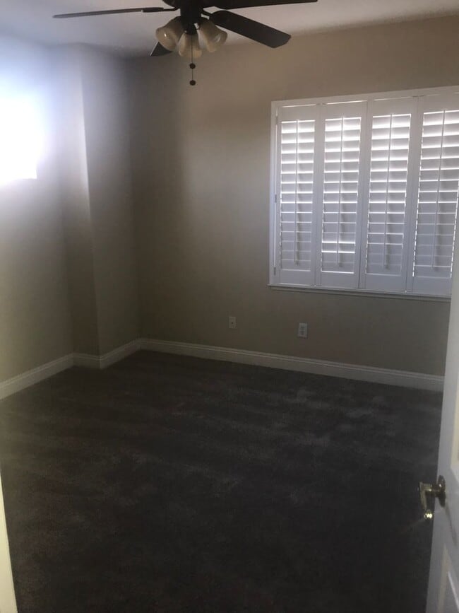 Building Photo - 4 Bed | 3 Bath | 2658 SF |Two Story | 3 car garage home | Tenant pays $200 for WS&G