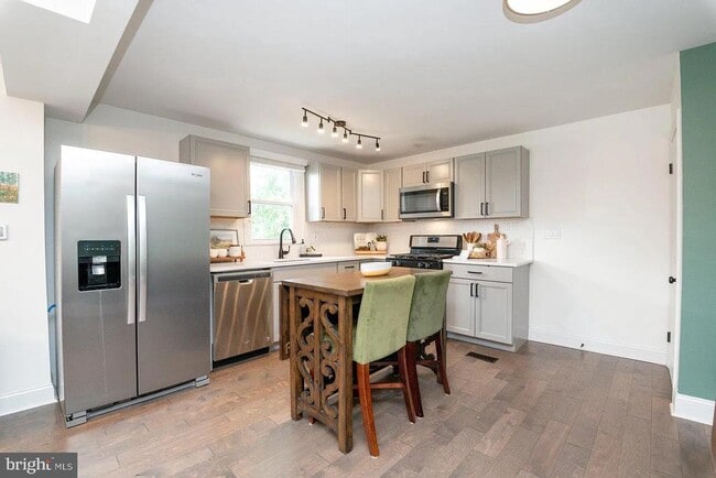 Building Photo - 3302 Orlando Ave