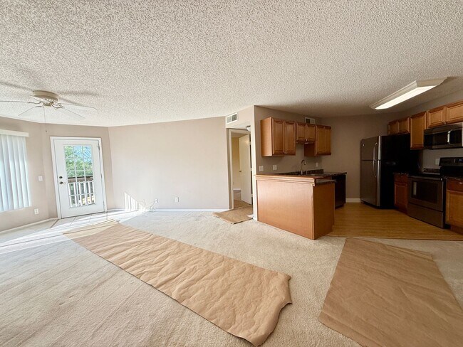 Building Photo - Belleair Village Condo 1/1 Open floor plan