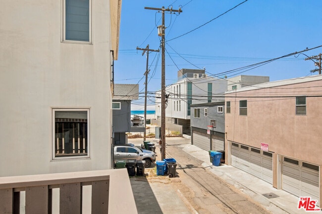 Building Photo - 23 Privateer St
