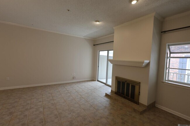 Building Photo - 7640 Lasalle Ave