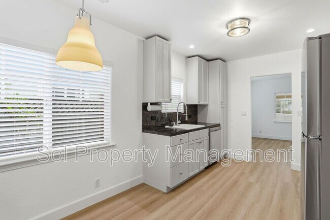 Building Photo - 2625 Howe St