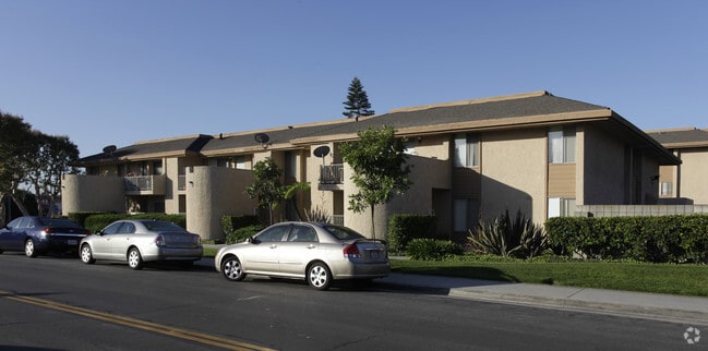 Country Club - Country Club Apartments