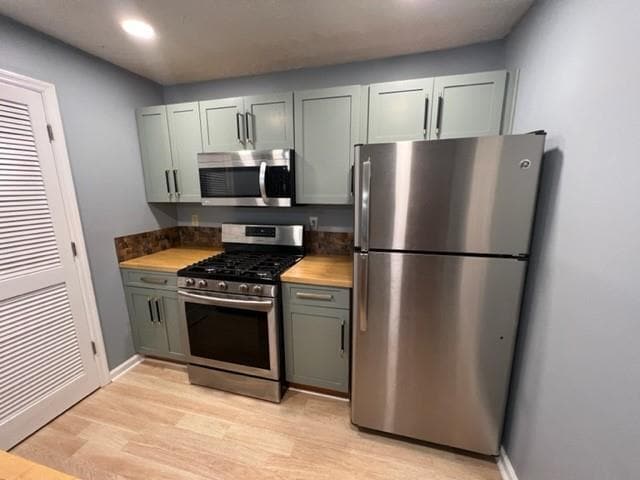 Building Photo - 2202 River Heights Ct SE