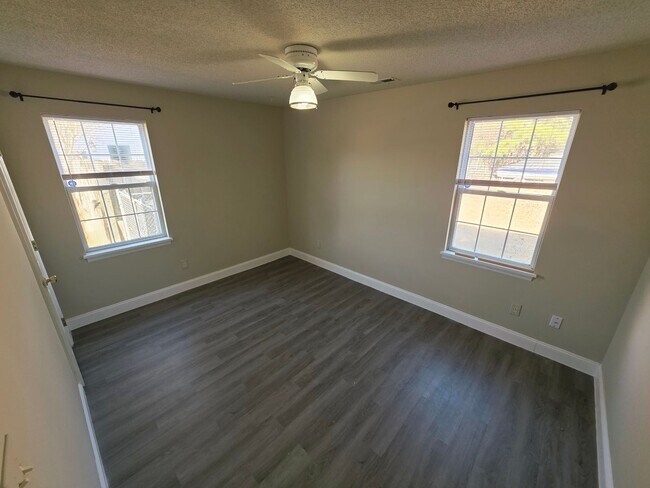 Building Photo - 4 Bedroom 2 BA Horse Creek Farms