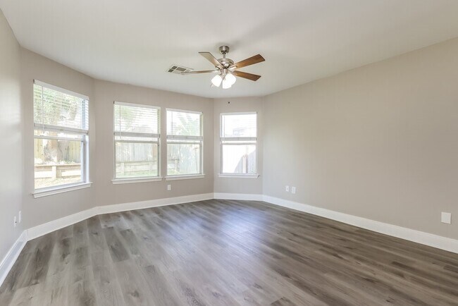Building Photo - 18469 Sunrise Oaks Ct