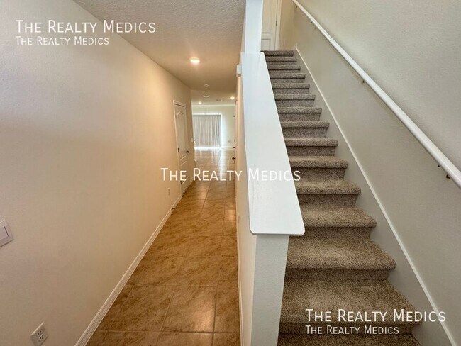 Building Photo - 2331 Gifford Dr