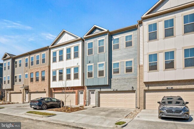 Building Photo - 6232 Folly Ln