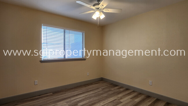Building Photo - Great 4 bedroom Richardson home