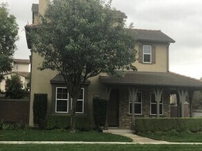 Building Photo - Coming Soon! Stunning 3 level 3/2.5 home l...