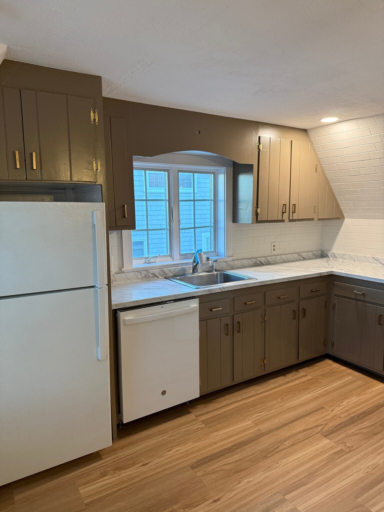 Building Photo - 60 Redington St