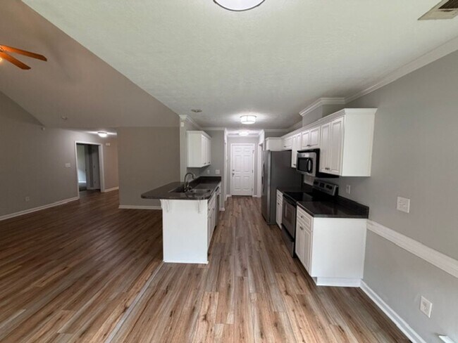 Building Photo - 514 Lory Ln