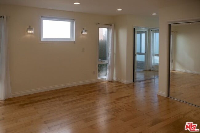 Building Photo - 12581 Sanford St