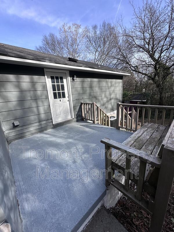 Primary Photo - 4008 Lightfoot Mill Rd