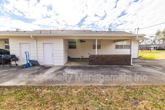 Building Photo - 11719 S Williamsburg Dr