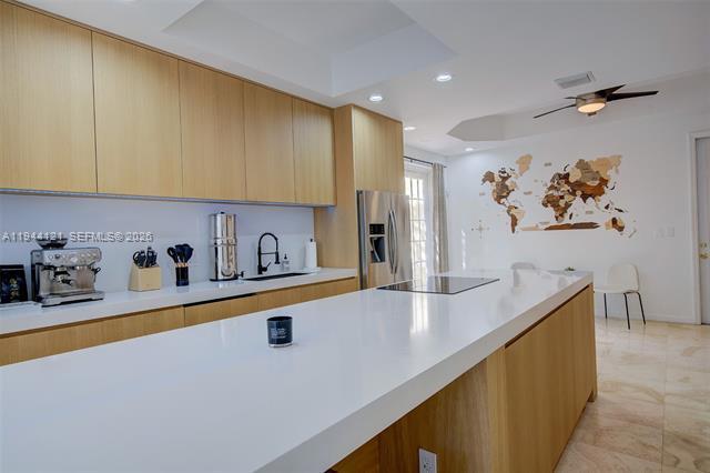 Building Photo - 4867 Ponce de Leon Blvd