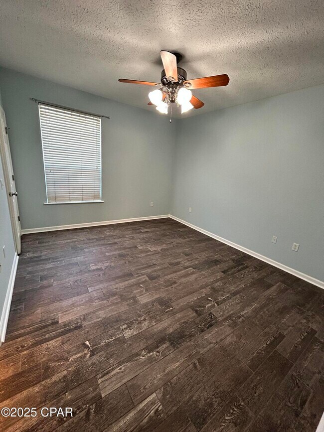 Building Photo - 2612 Oakmont Dr