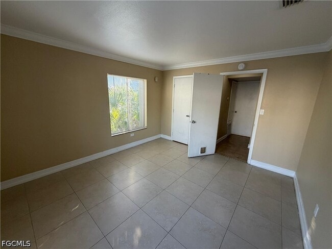 Building Photo - 1830 Maravilla Ave